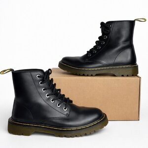 Dr.Martens Luana Boots women’s Size 8